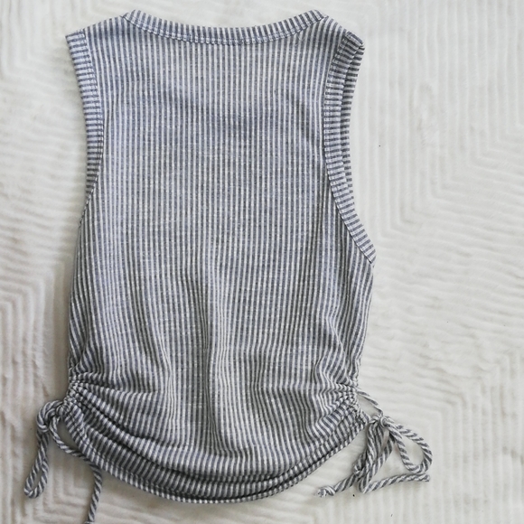 Tank with drawstrings - Picture 5 of 5